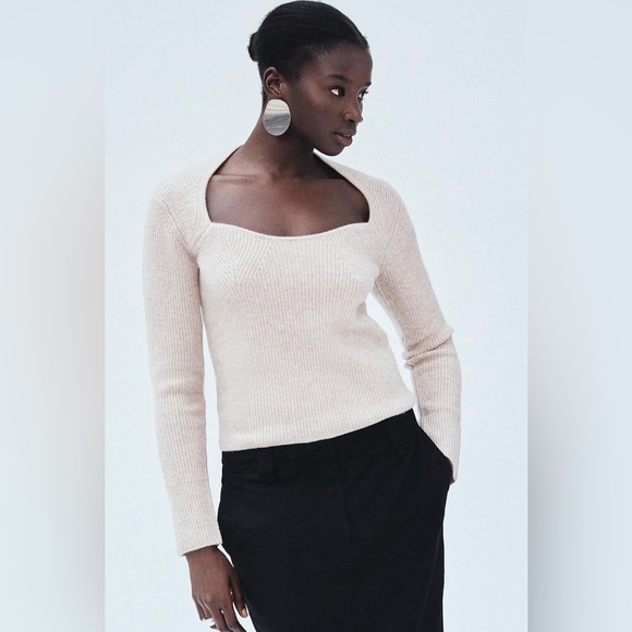 Mayson the Label wool cashmere sweetheart sweater in oatmeal heather - Picture 3 of 9